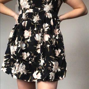 Aritzia Talula Floral Babydoll dress